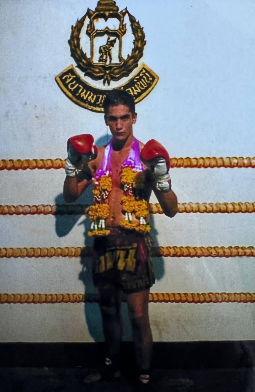 Danny fighting at Lumpinee Stadium, 2003